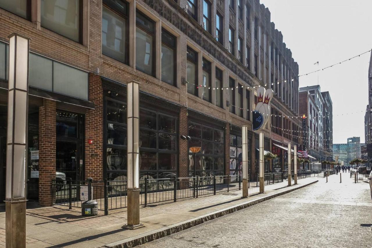 Frontdesk 2015 East 4Th Street Apts Downtown Cleveland Apartment Exterior photo